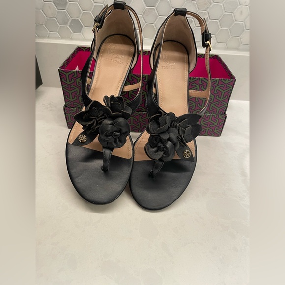 Tory Burch Black Leather Flower Sandals – Size 7 - Picture 1 of 9